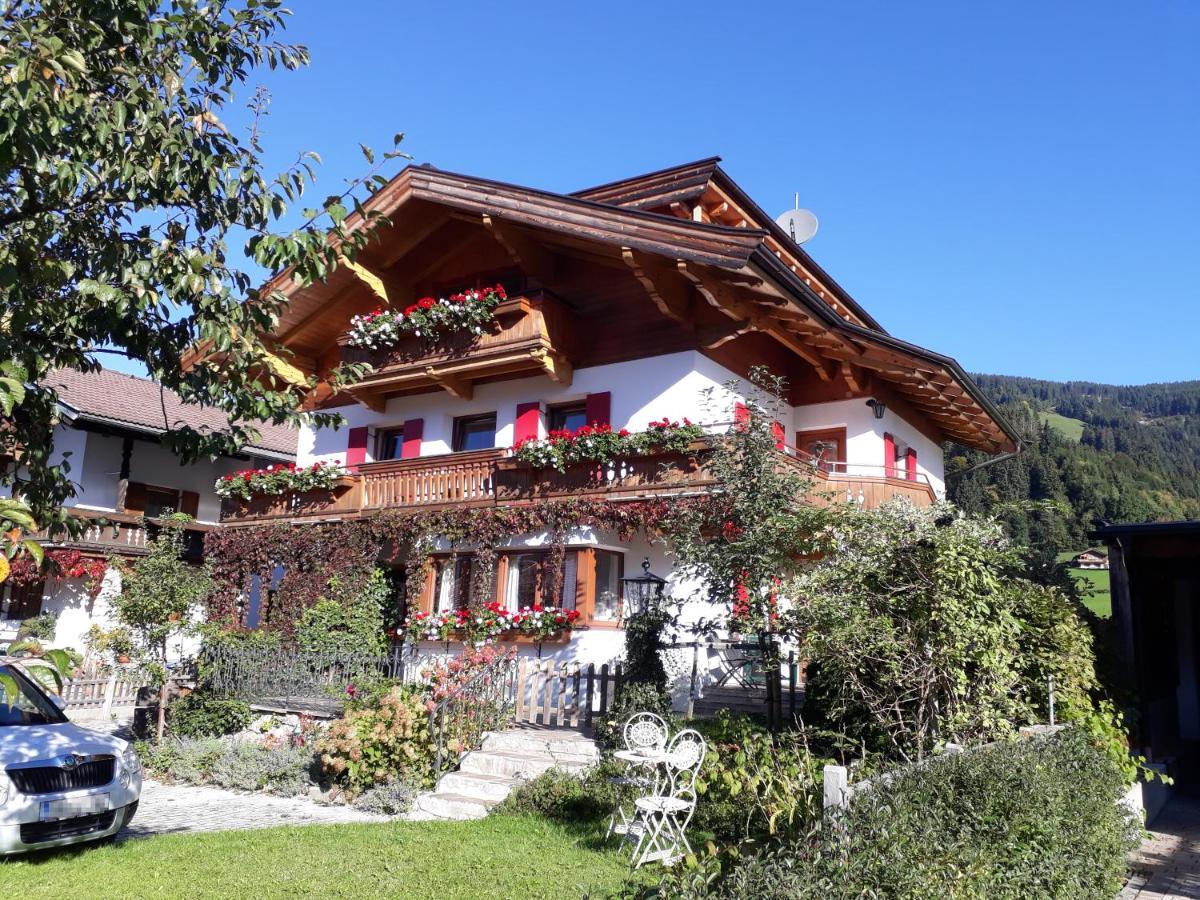 Haus Erika Apartment Brixen im Thale Bagian luar foto